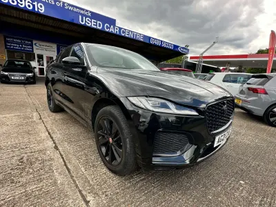 Second-hand Jaguar F-Pace R-Dynamic 250 CP (183 kW) 2021 Negru SUV