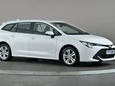 Used Toyota Corolla 122 HP (89 kW) 2022 White Estate