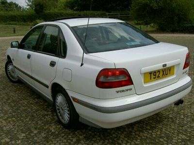 used Volvo S40 2.0i