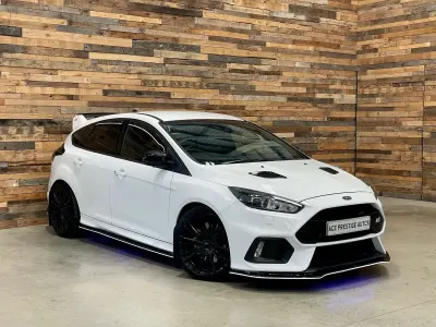 Used Ford Focus 350 HP (257 kW) 2016 White Hatchback