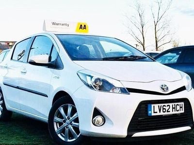 White Used 2012 Toyota Yaris Hybrid T4 Hatchback | £6,495