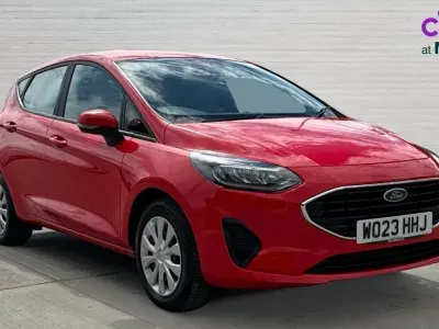 Usado Ford Fiesta Trend 75 HP (55 kW) 2023 Vermelho Citadino