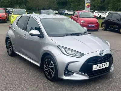 Used Toyota Yaris Hybrid Design 114 HP (83 kW) 2021 Silver Hatchback