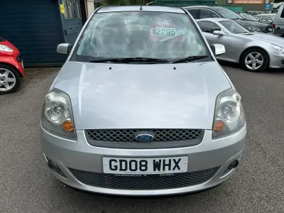 Used Ford Fiesta Zetec 74 HP (54 kW) 2008 Silver Hatchback