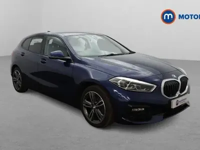 Usado BMW 118 Sport Line 140 CV (102 kW) 2020 Azul Utilitario
