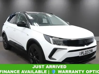 Used Vauxhall Grandland X GS Line 130 HP (95 kW) 2022 White SUV