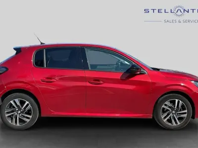 Used Peugeot 208 Allure+ 99 HP (72 kW) 2023 Red Hatchback