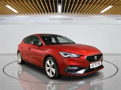 Begagnad Seat Leon FR 130 HK (95 kW) 2020 Röd Halvkombi
