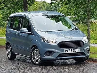 Used Ford Tourneo Zetec 100 HP (73 kW) 2019 Blue Estate
