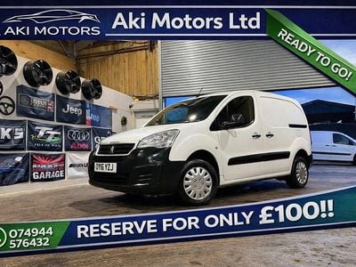 White Used 2016 Peugeot Partner MPV | £3,500 (Good price)