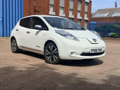 Used Nissan Leaf Tekna 80 kW (109 HP) 2016 White Hatchback