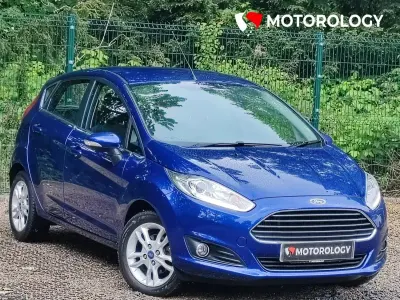 Używany Ford Fiesta Zetec 100 KM (73 kW) 2015 Niebieski Hatchback