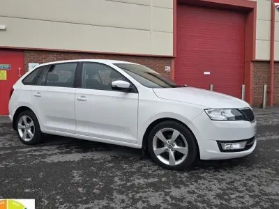 Used Skoda Rapid SE 90 HP (66 kW) 2016 White Hatchback