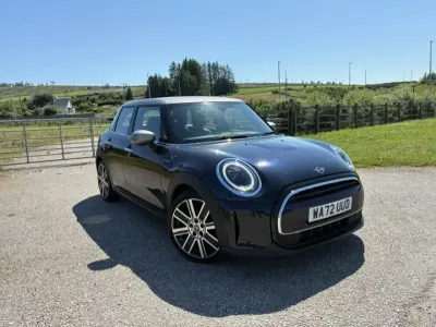 Used Mini Cooper Exclusive 2022 Blue/black Hatchback