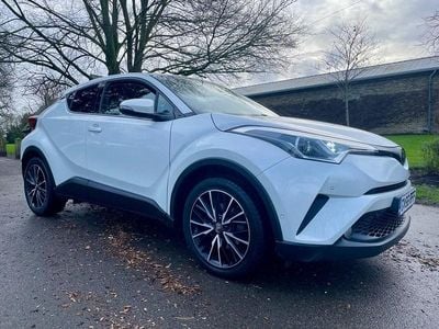Used Toyota C-HR 115 HP (84 kW) 2017 White SUV