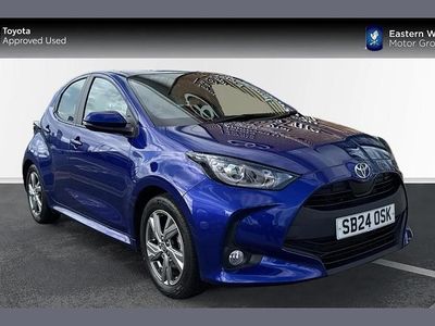 Used Toyota Yaris Hybrid 113 HP (83 kW) 2024 Blue Hatchback