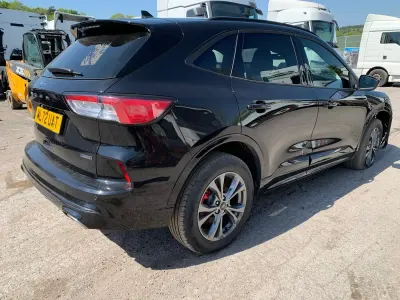 Käytetty Ford Kuga ST-Line 225 HP (165 kW) 2022 Musta Katumaasturi