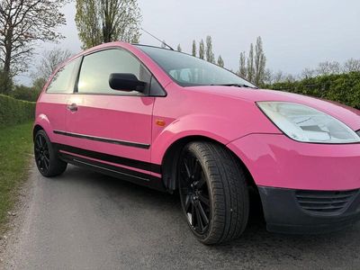 Used Ford Fiesta Finesse 74 HP (54 kW) 2005 Pink Hatchback