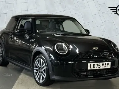 New Mini Cooper Hatch 113 kW (154 HP) 2026 Black Hatchback