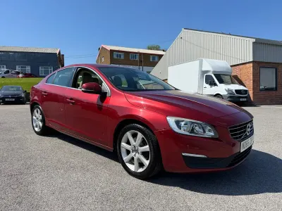 Usado Volvo S60 SE 120 HP (88 kW) 2016 Vermelho Sedan