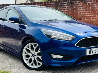 Used Ford Focus Zetec 120 HP (88 kW) 2016 Blue Hatchback