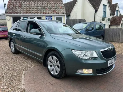 Gebraucht Skoda Superb Elegance 160 PS (117 kW) 2013 Grün Kombi