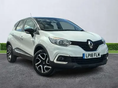 Used Renault Captur Iconic 90 HP (66 kW) 2018 White  SUV