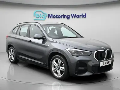 Begagnad BMW X1 M Sport 220 HK (161 kW) 2021 Grå SUV