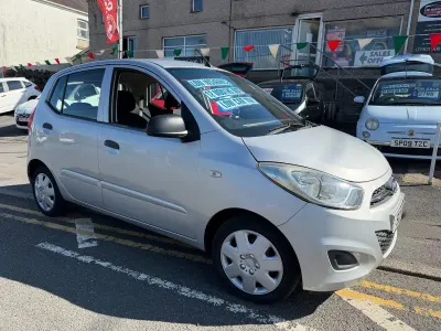 Used Hyundai i10 Classic 86 HP (63 kW) 2011 Silver Hatchback