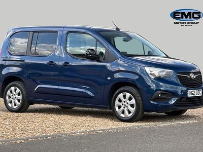 Second-hand Vauxhall Combo S 130 CP (95 kW) 2021 Albastru Monovolum