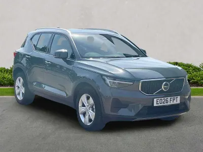 New Volvo XC40 Core 2026 Green SUV