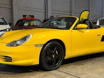 Begagnad Porsche 986 Boxster 228 HK (167 kW) 2003 Gul Cab