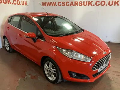 Used Ford Fiesta Zetec 100 HP (73 kW) 2015 Red Hatchback