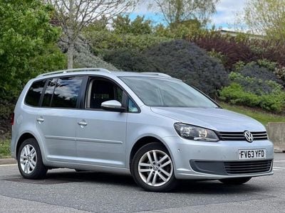 Begagnad VW Touran SE 105 HK (77 kW) 2013 Silver Minibuss