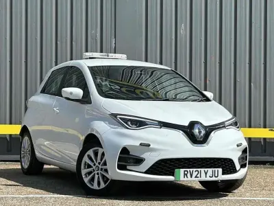 Used Renault Zoe Iconic 80 kW (109 HP) 2021 White Hatchback