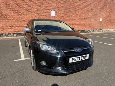 Used Ford Focus Zetec 125 HP (91 kW) 2013 Black Hatchback