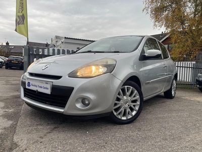 Silver Used 2011 Renault Clio II Dynamique Hatchback | £2,290 (Fair price)