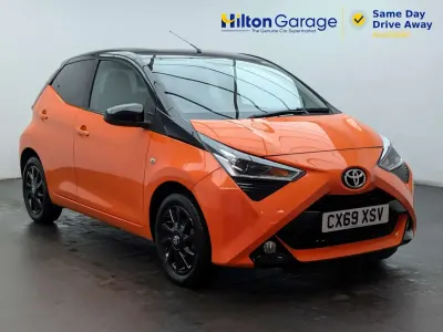 Usado Toyota Aygo X-cite 72 HP (52 kW) 2019 Laranja Citadino