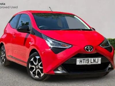 Used Toyota Aygo Trend 72 HP (52 kW) 2019 Red pop Hatchback