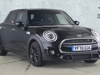 Gebraucht Mini Cooper S Sport 192 PS (141 kW) 2020 Schwarz Kleinwagen