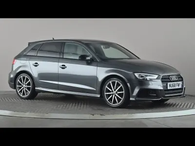 Begagnad Audi A3 Black Edition 2018 Grå Sedan