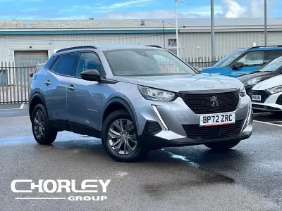 Usado Peugeot 2008 Active+ 100 HP (73 kW) 2023 Cinzento SUV