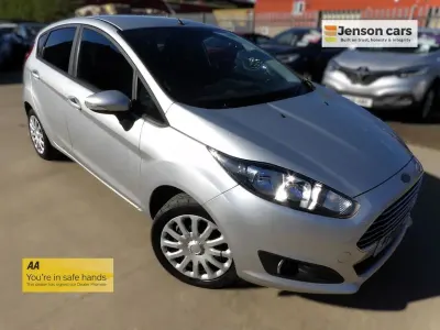 Usado Ford Fiesta Style 75 HP (55 kW) 2016 Prateado Citadino