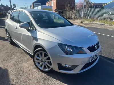 Usado Seat Ibiza FR 105 CV (77 kW) 2014 Plateado Utilitario