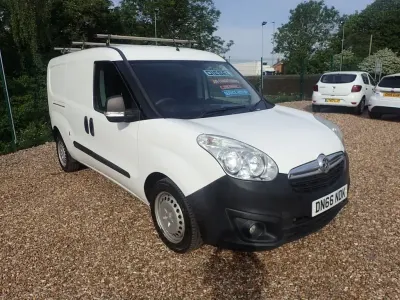 Usado Vauxhall Combo 95 CV (69 kW) 2016 Blanco Monovolumen