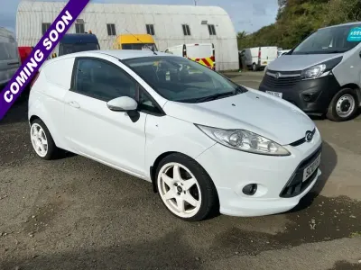 Used Ford Fiesta Sport 90 HP (66 kW) 2010 White Hatchback