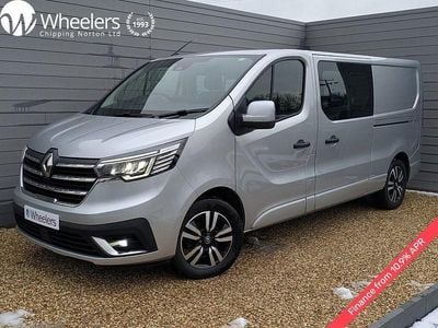 Grey Used 2022 Renault Trafic MPV | £20,990 (Fair price)