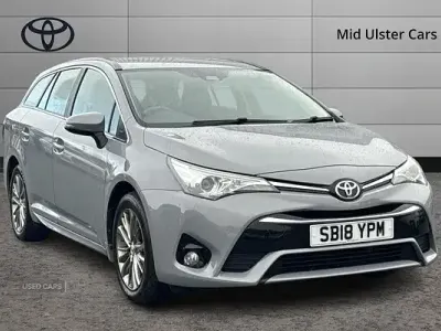 Used Toyota Avensis Business Edition 112 HP (82 kW) 2018 Grey Estate