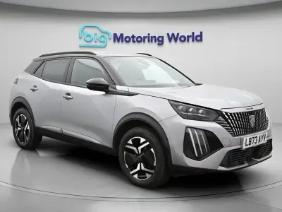 Używany Peugeot 2008 GT 130 KM (95 kW) 2023 Szary SUV