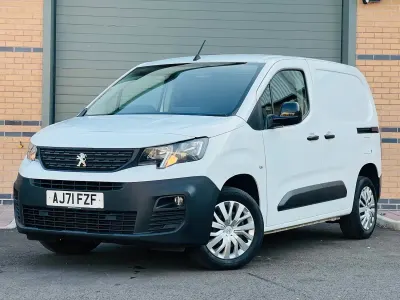 Used Peugeot Partner 131 HP (96 kW) 2022 White MPV